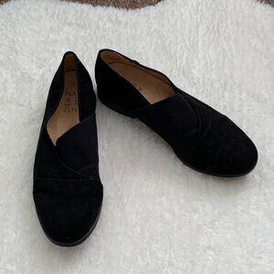 2256.Naturalizer loafer slip